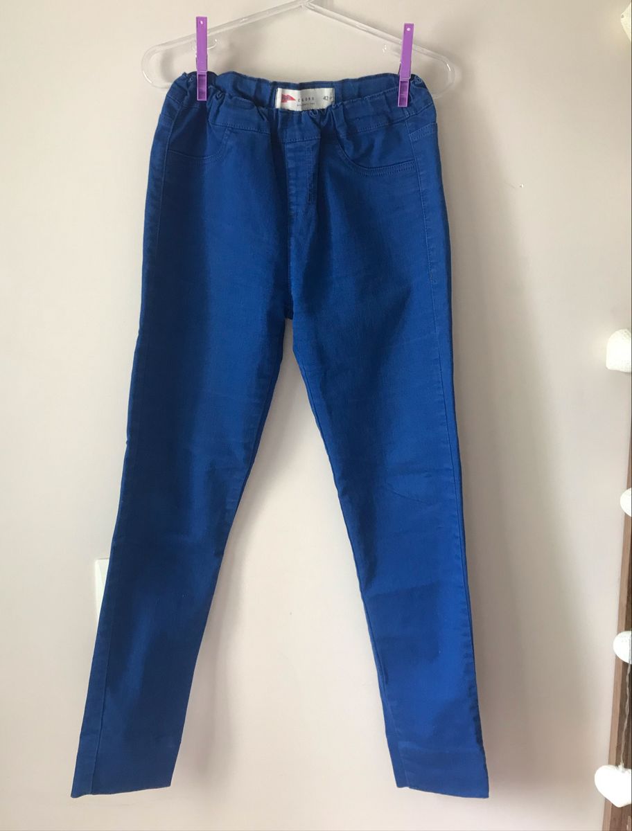 calça jeans azul royal feminina