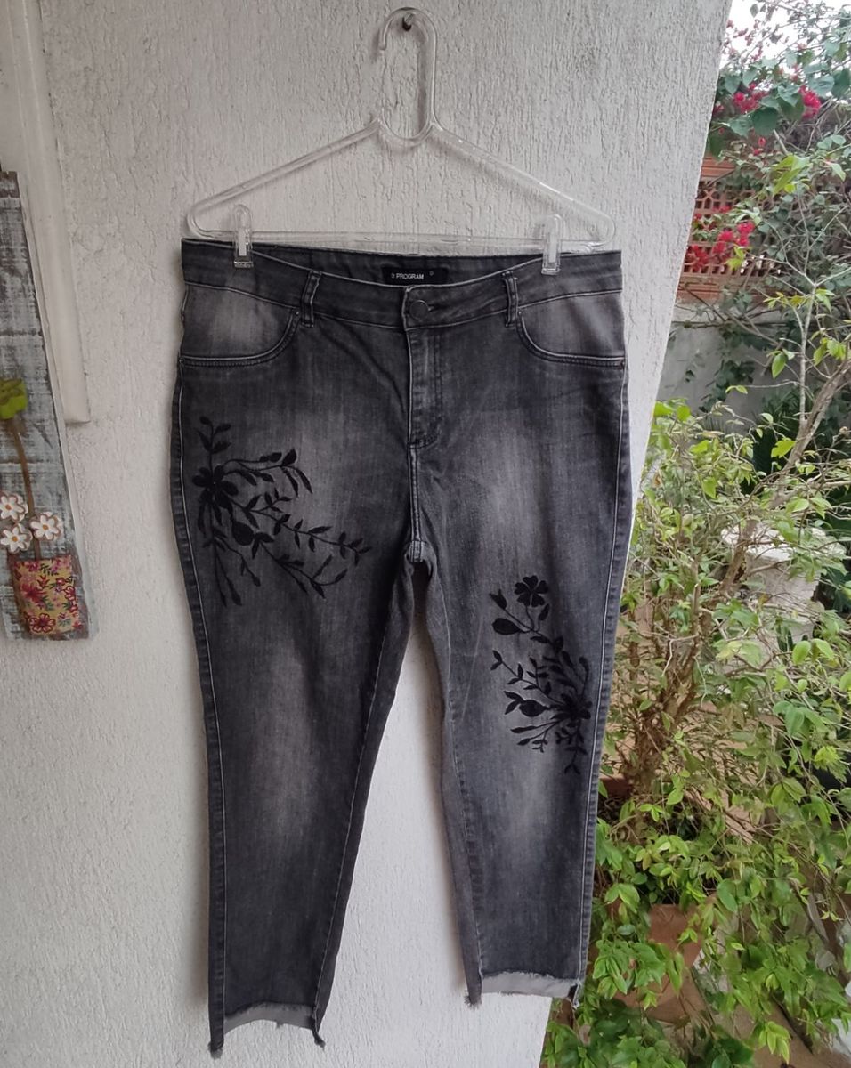 Calça jeans bordada na hot sale perna