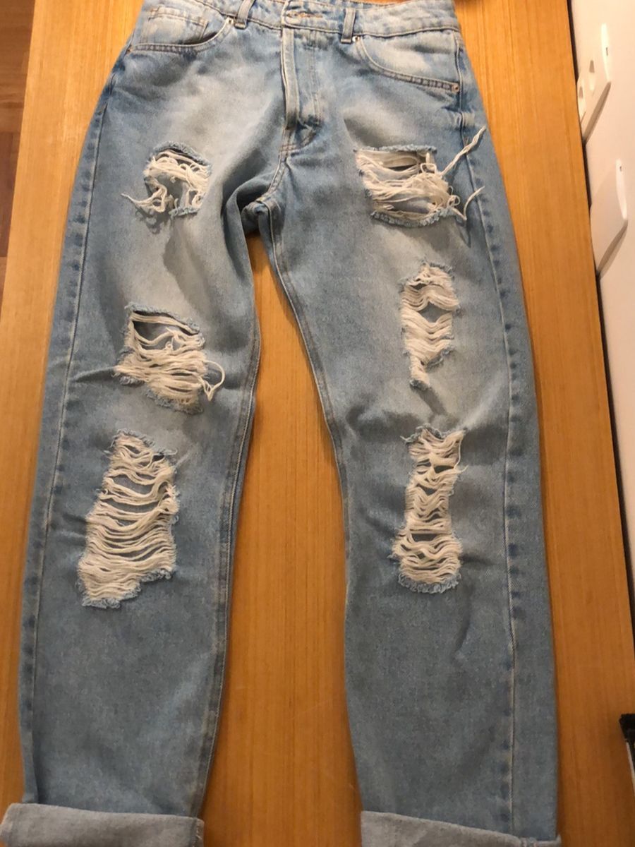 calça jeans boyfriend rasgadinha