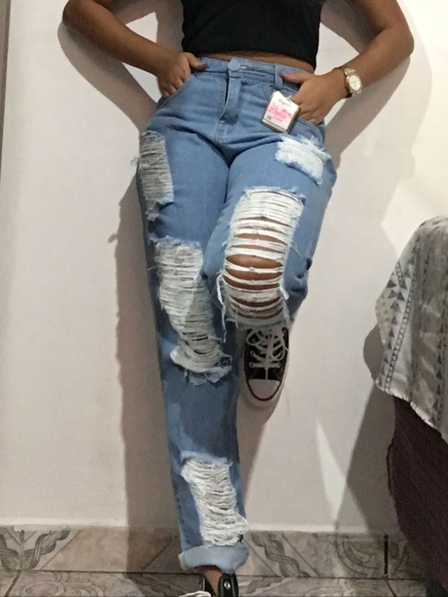 calça jeans folgada
