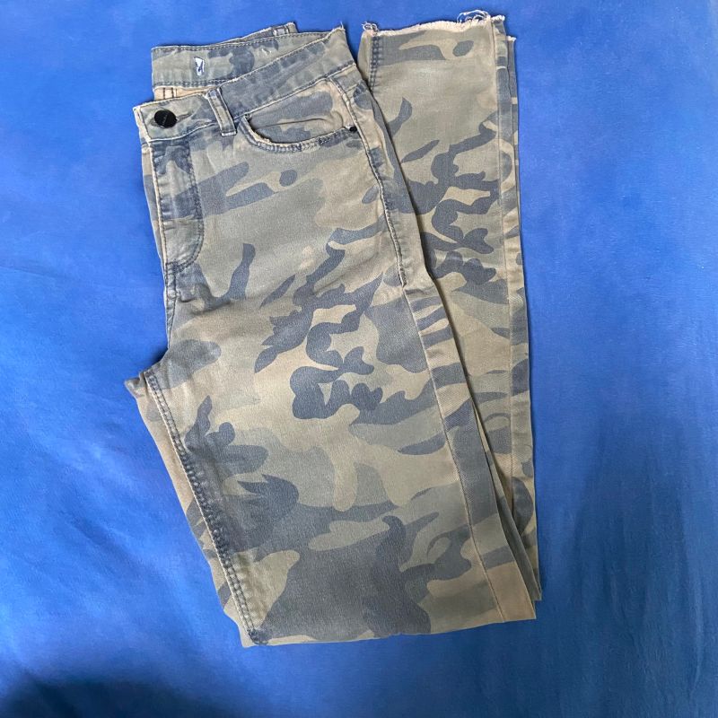 Calça jeans camuflada feminina hot sale renner