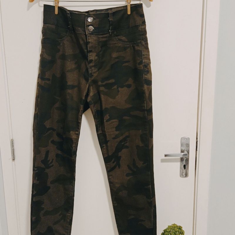 Calça camuflada feminina store c&a