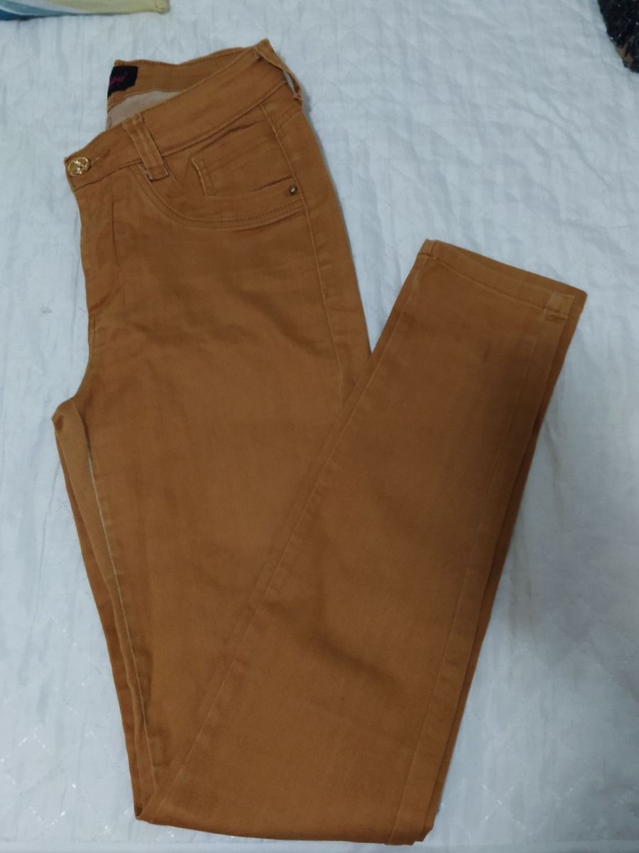 calça feminina cor caramelo