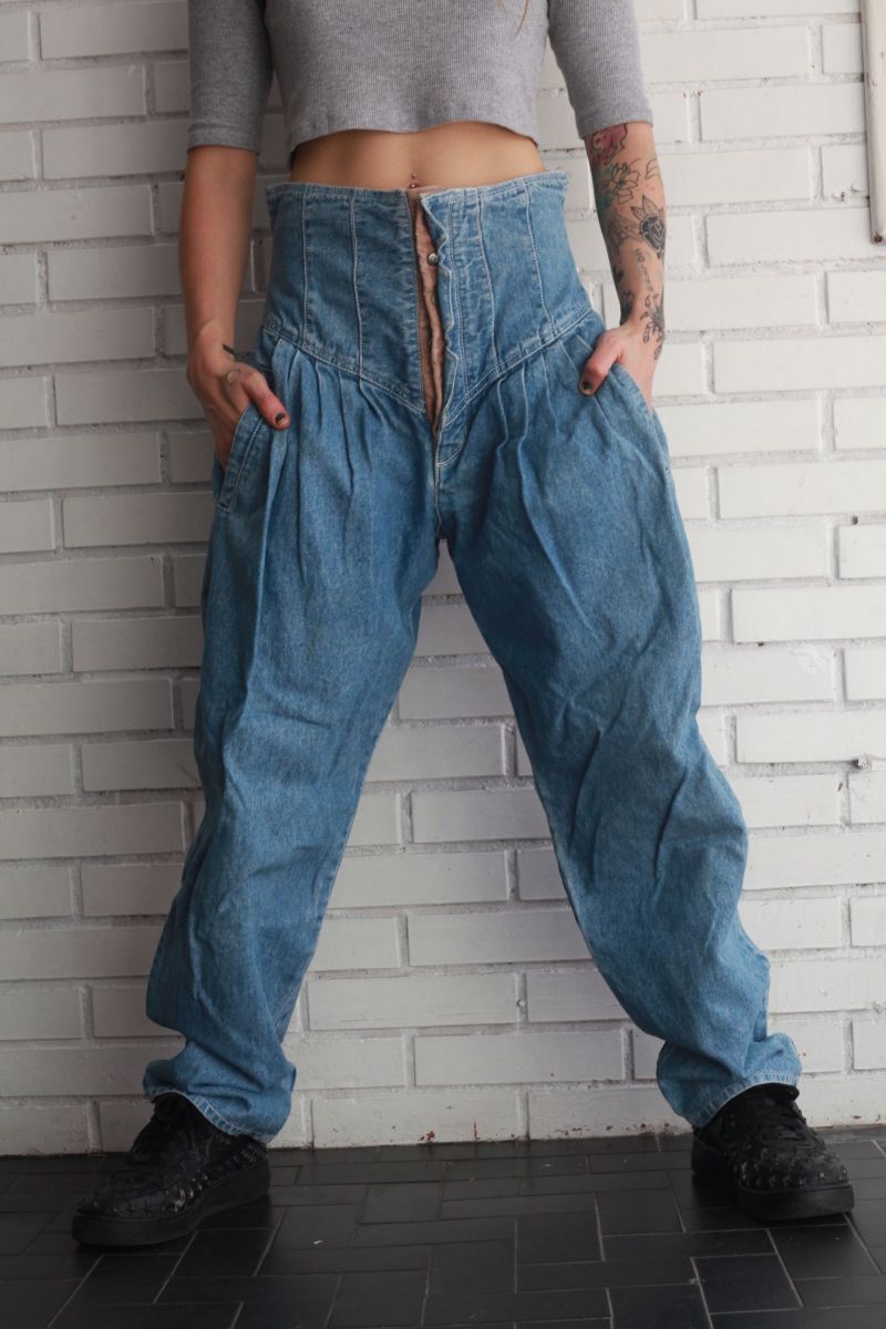 calça jeans cintura alta anos 80