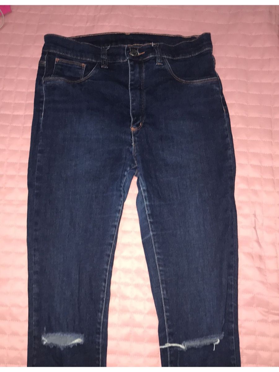 calça de cintura alta rasgada