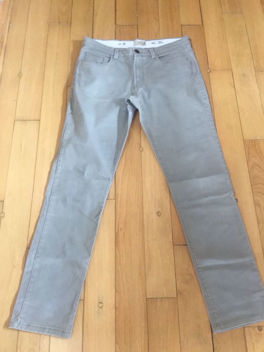 calça jeans cinza claro