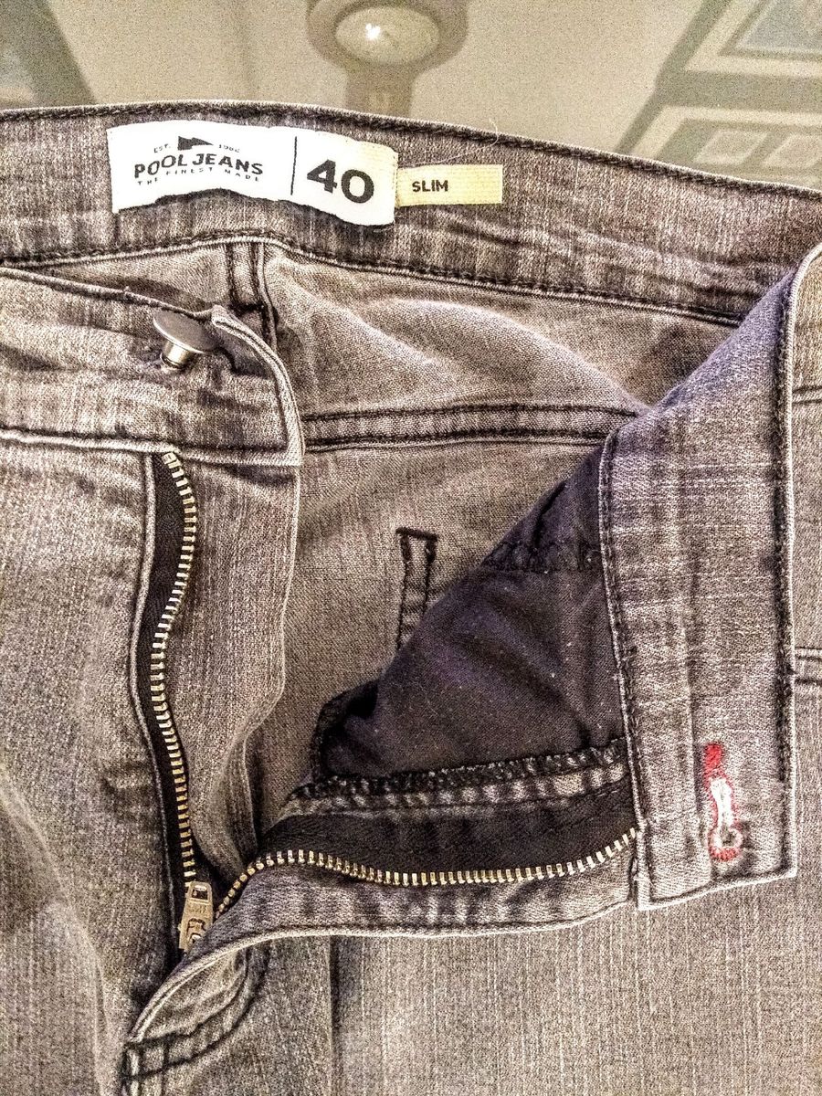 calça jeans cinza claro