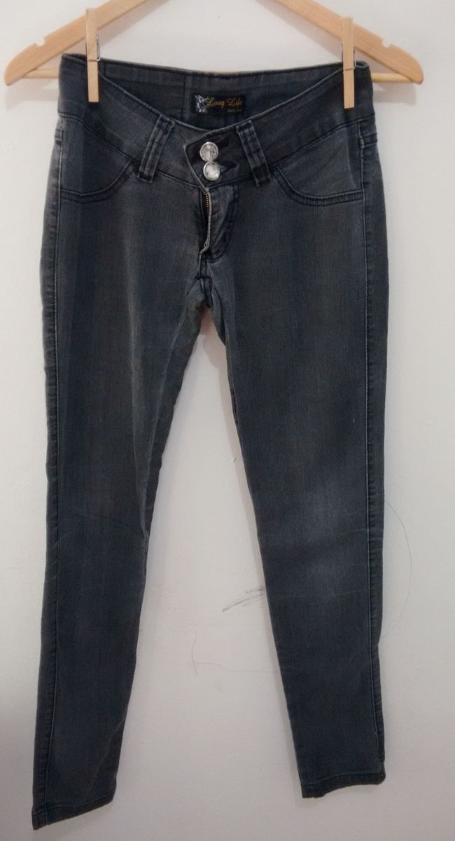 calça jeans cinza escuro feminina