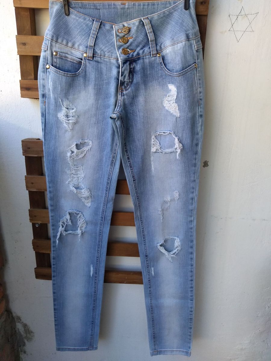 jeans claro rasgado feminino