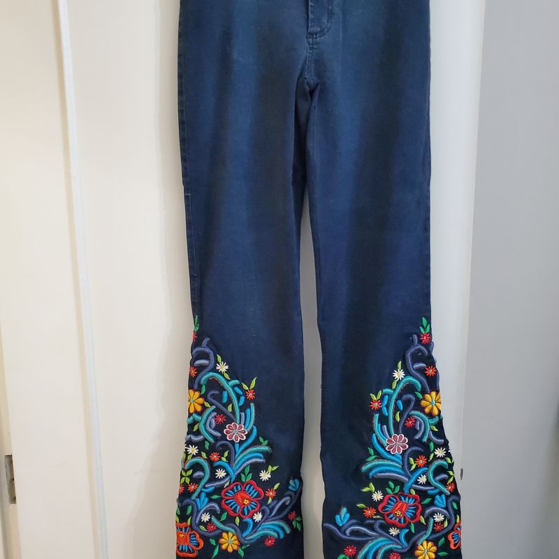 Calça com barra de hot sale renda