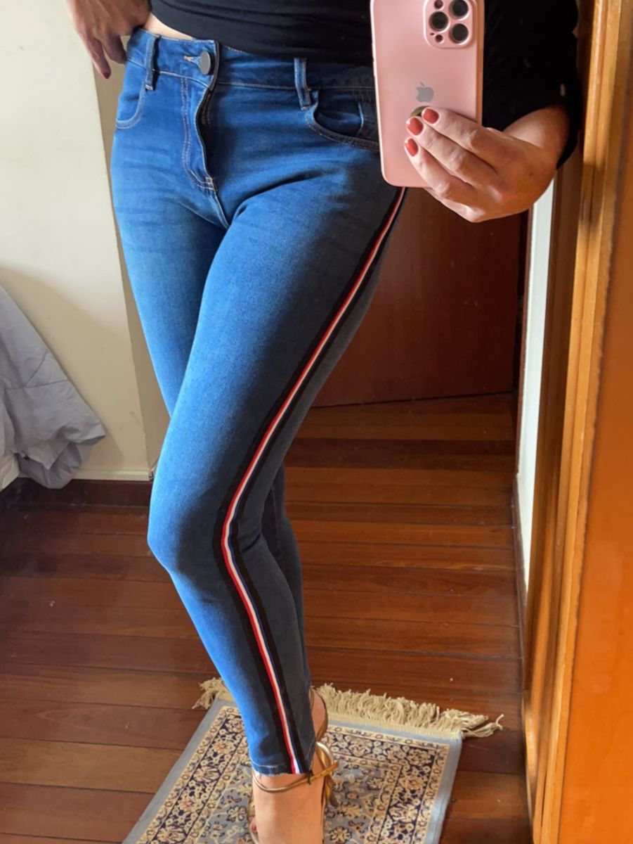 Calça Jeans com Listra Lateral Strech Curta, Molda Perfeito No