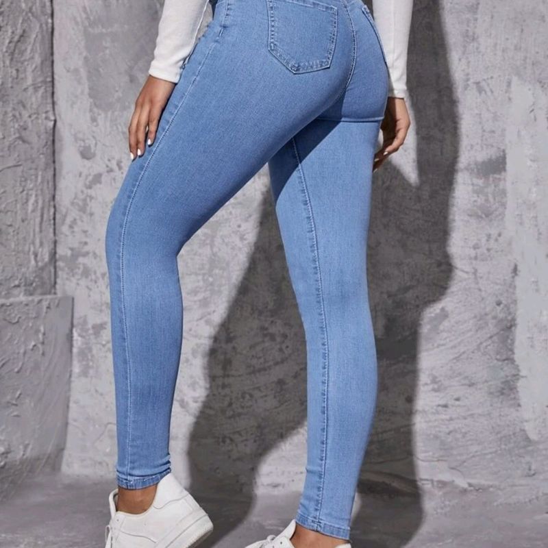 Calça jeans com muito sales elastano