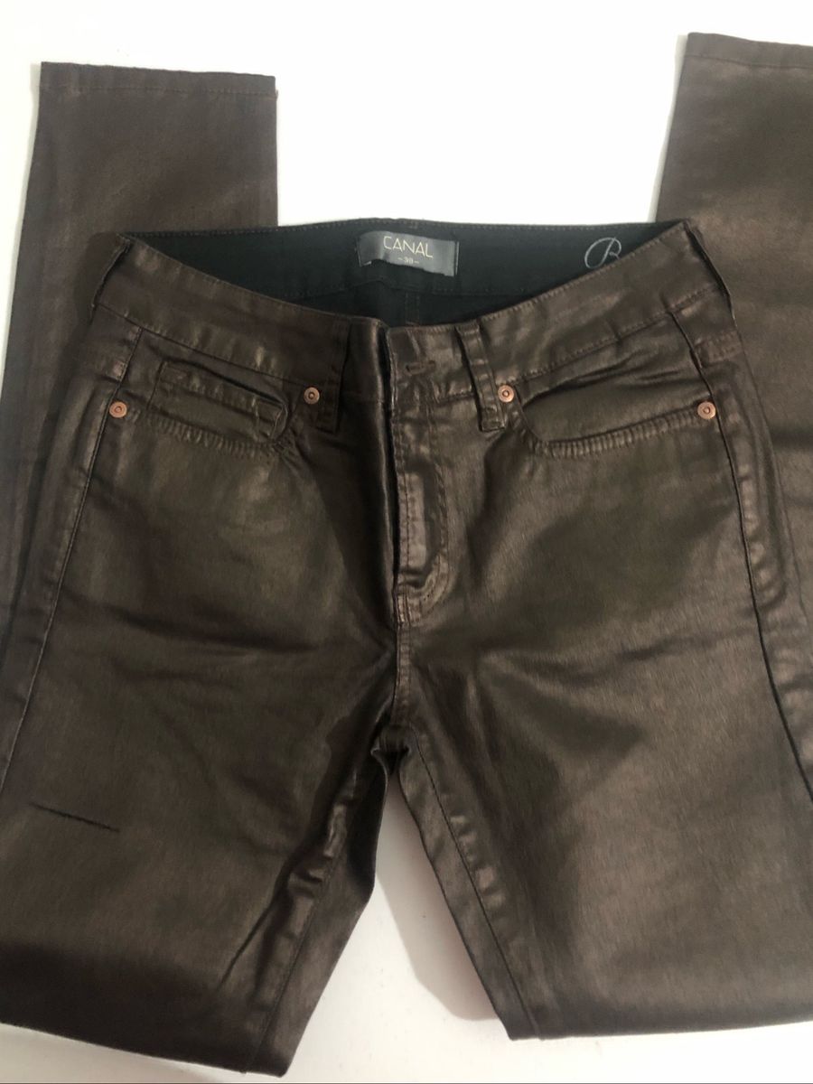 calça jeans couro feminina