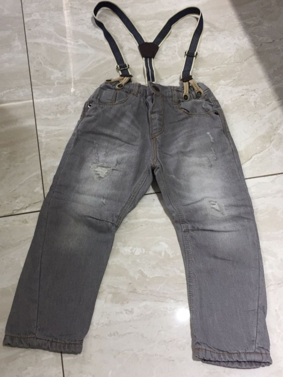 calça jeans com suspensorio infantil