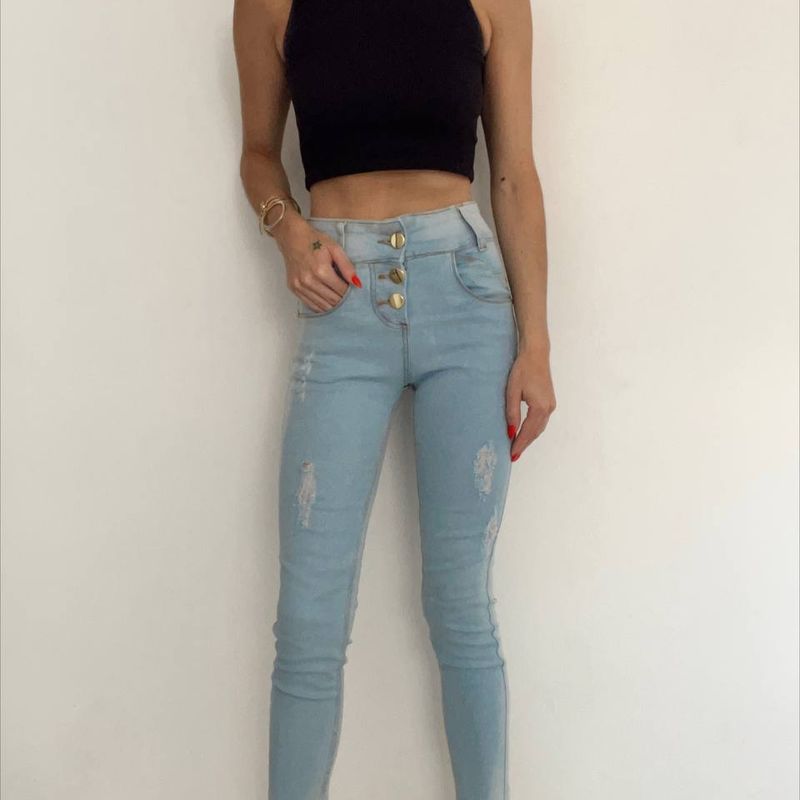 Calça jeans skinny cintura alta com detalhes de botões moda