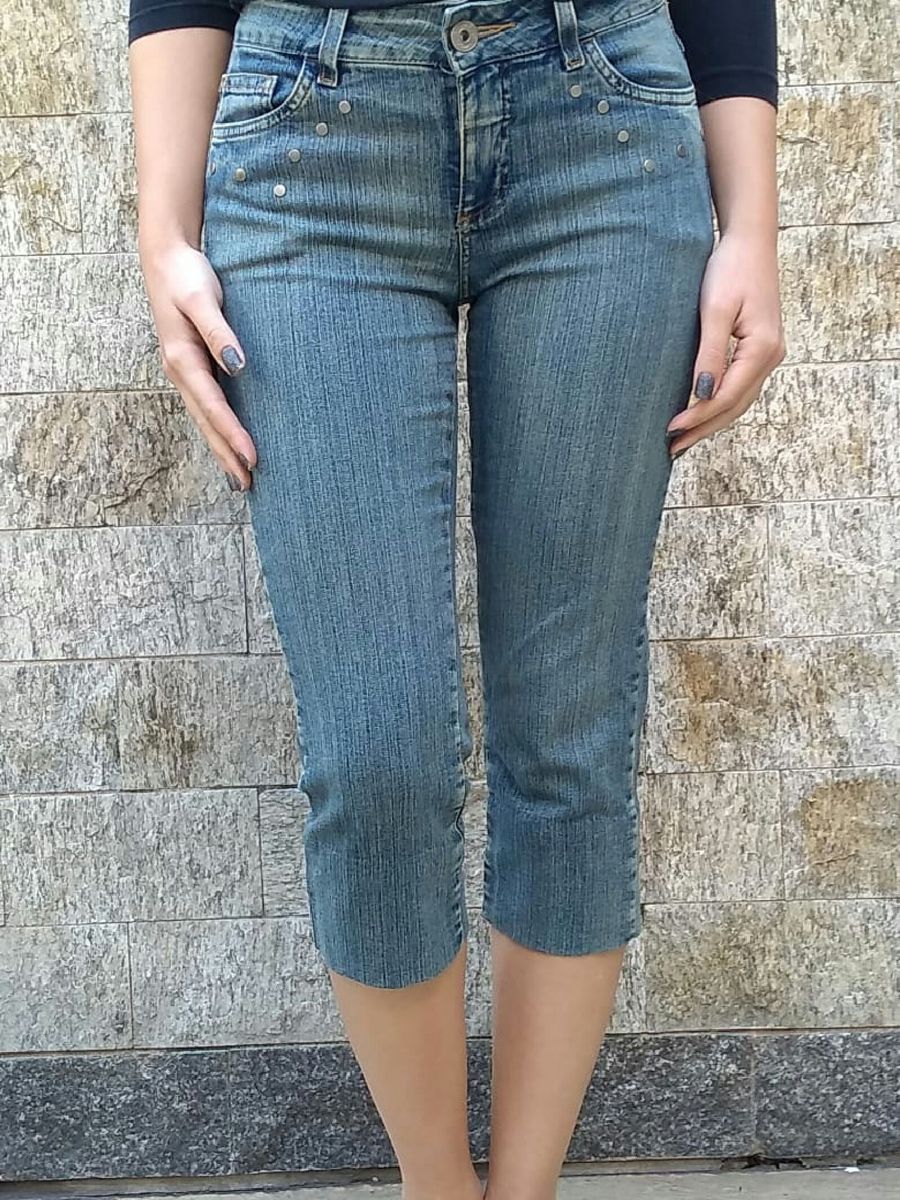 calças jeans curtas femininas