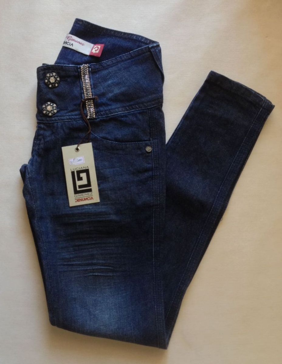 short saia nuvem