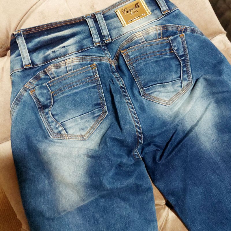 Calça jeans com enchimento sales de silicone