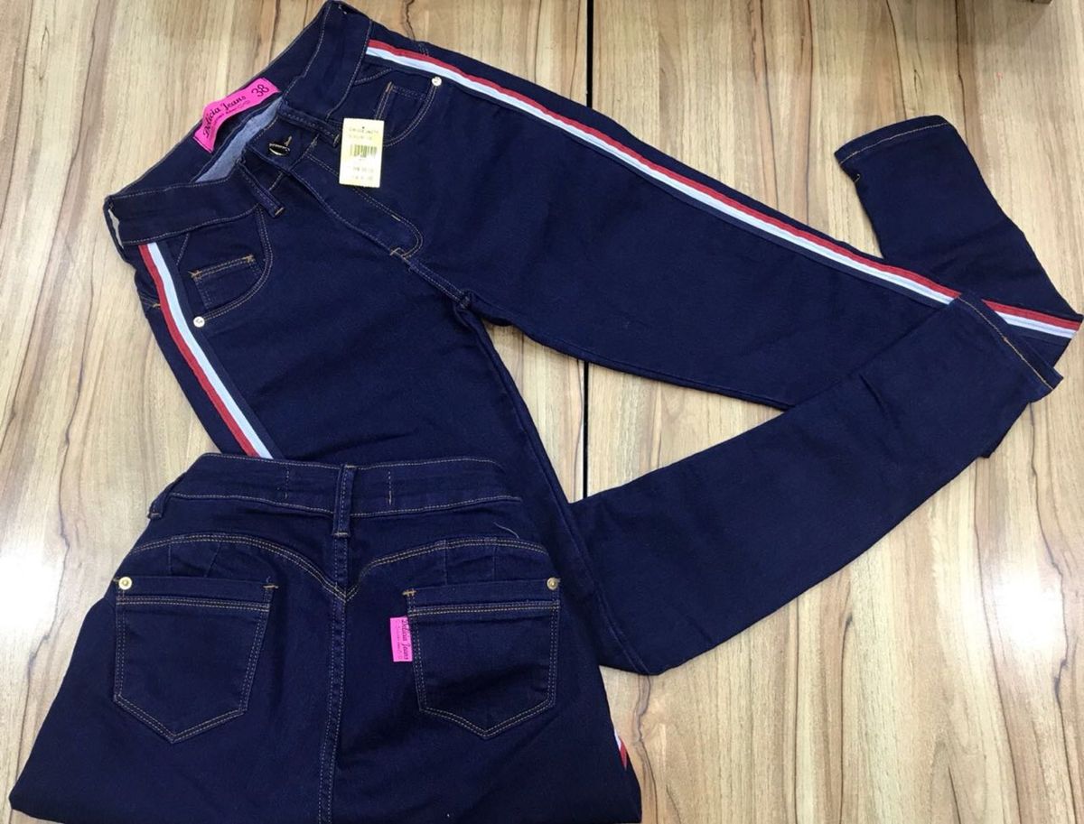 calça jeans com faixa lateral