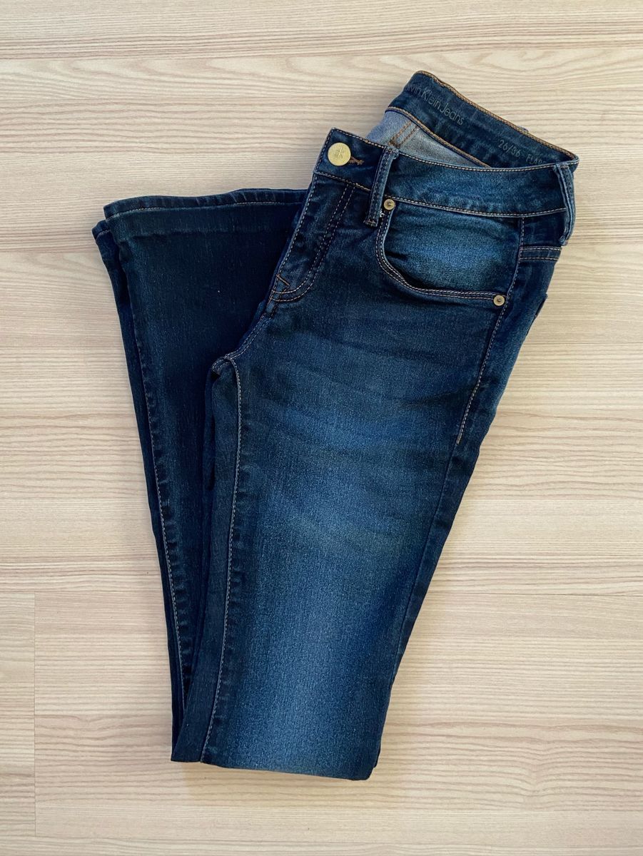 calça jeans flare petit