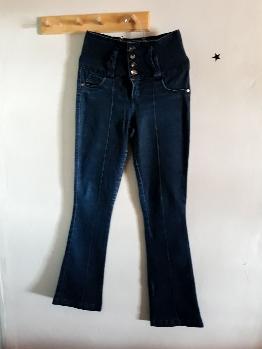 calça jeans flare preta cintura alta