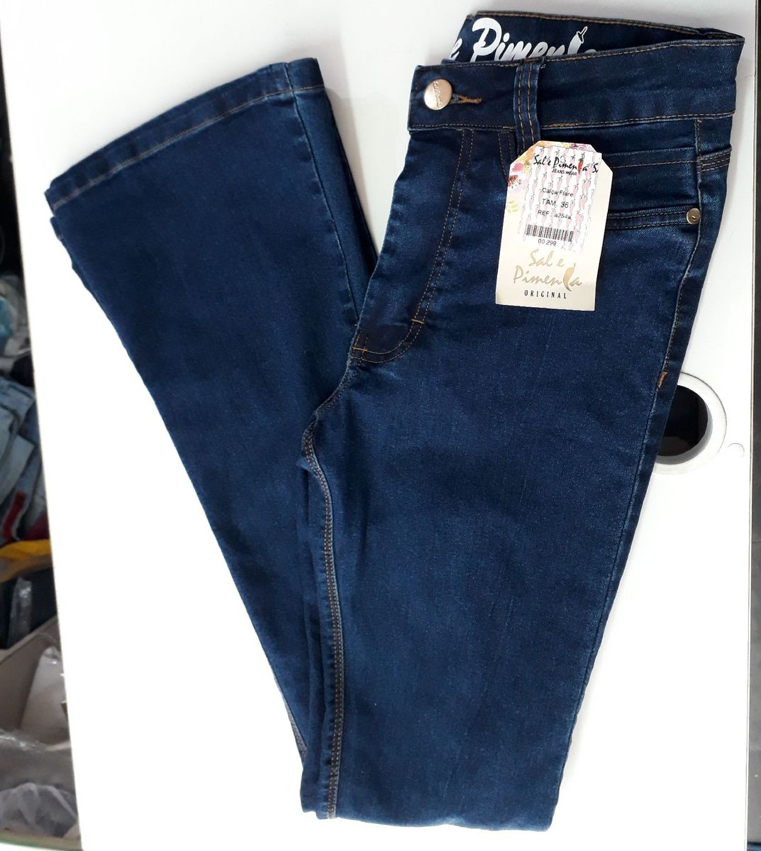 calça flare sal e pimenta