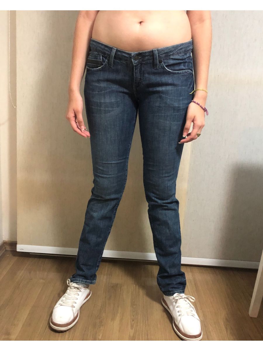 calça jeans de cintura baixa