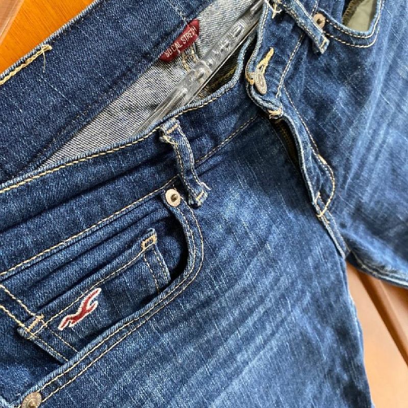 Preços baixos em Roupas femininas de couro Hollister