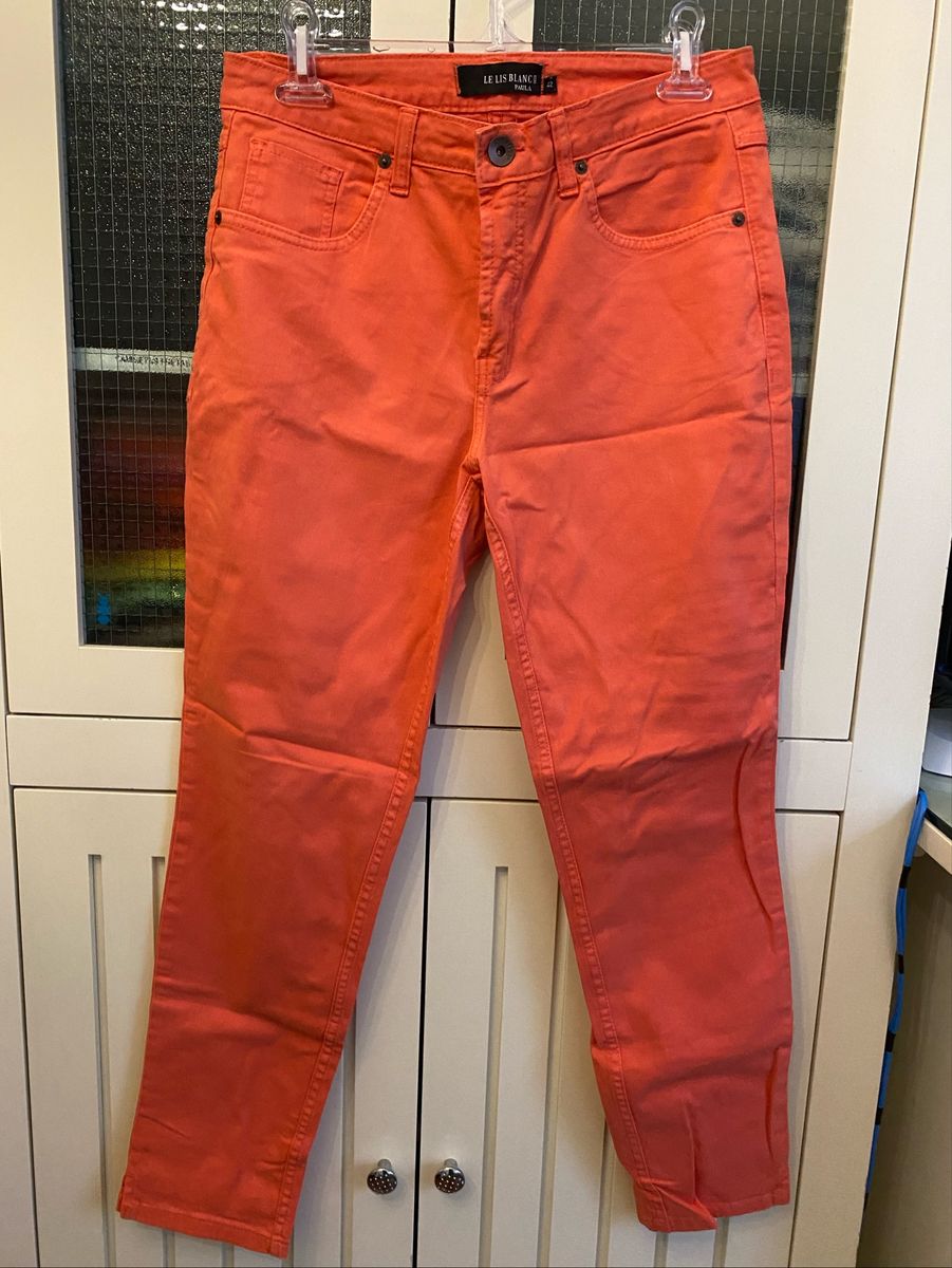 calça jeans laranja