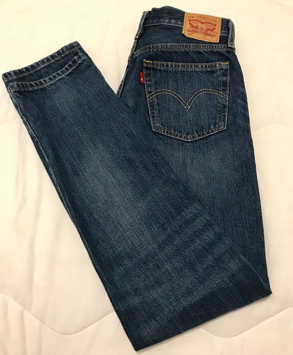 calça jeans escura feminina levis