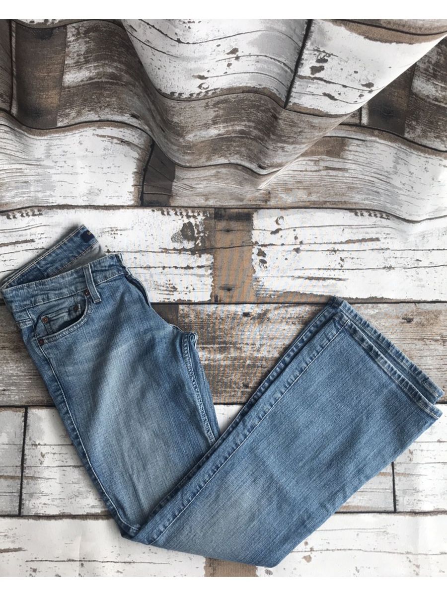 calça levis flare feminina