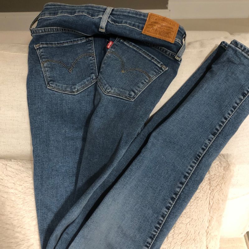 Calça jeans best sale feminina reta levis