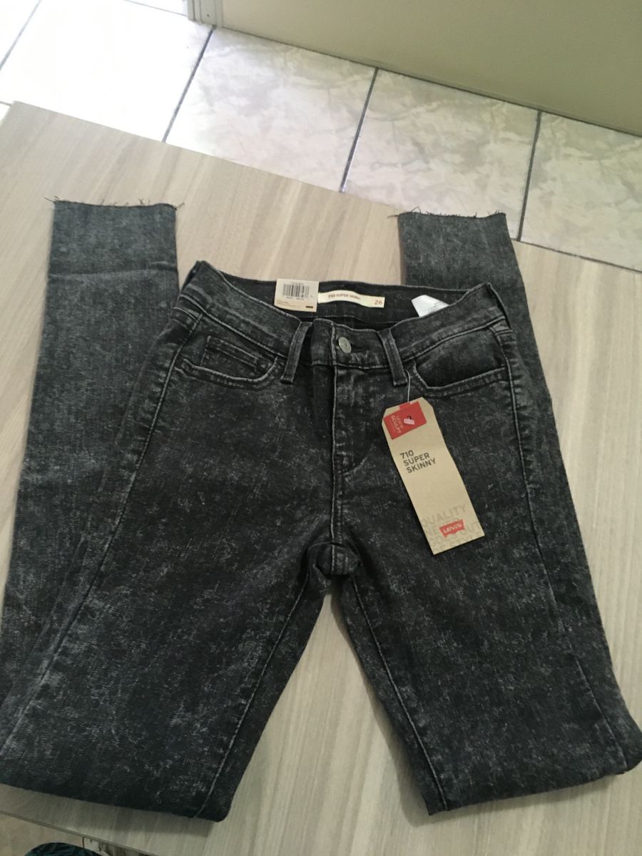 calça jeans preta feminina levis
