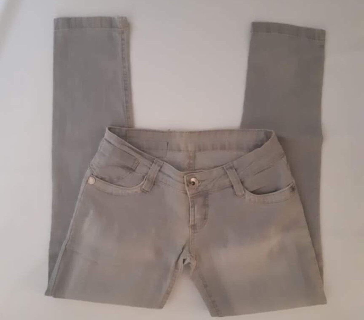 calça jeans feminina cinza claro