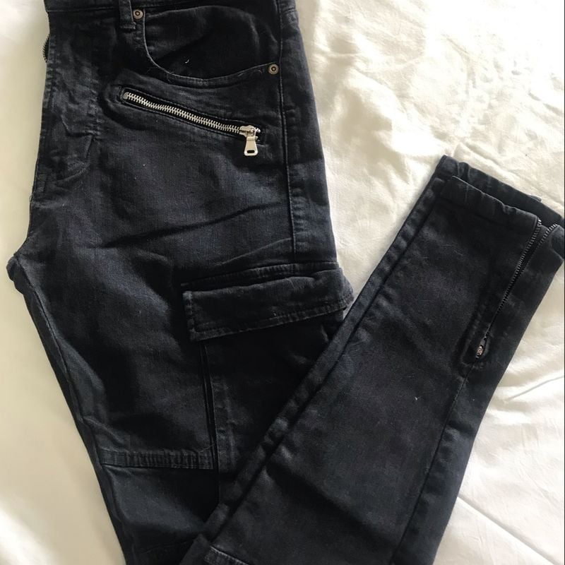 Calça Jeans Masculina Zara Preta com Detalhe em Zíper Nos Bolsos e Na Barra  Calça Masculina Zara Usado 78769969 enjoei