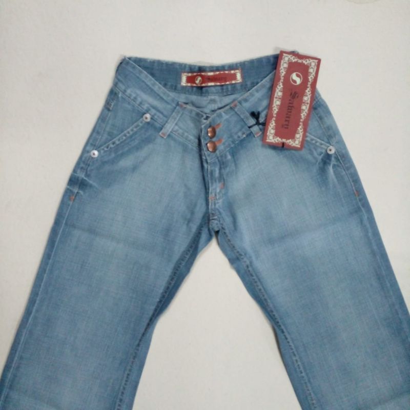 Extreme Vintage Flare Jeans  Looks, Looks femininos, Pantalona