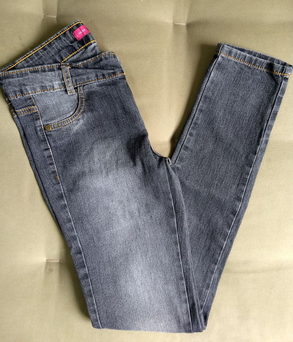 o que fazer com calça preta desbotada