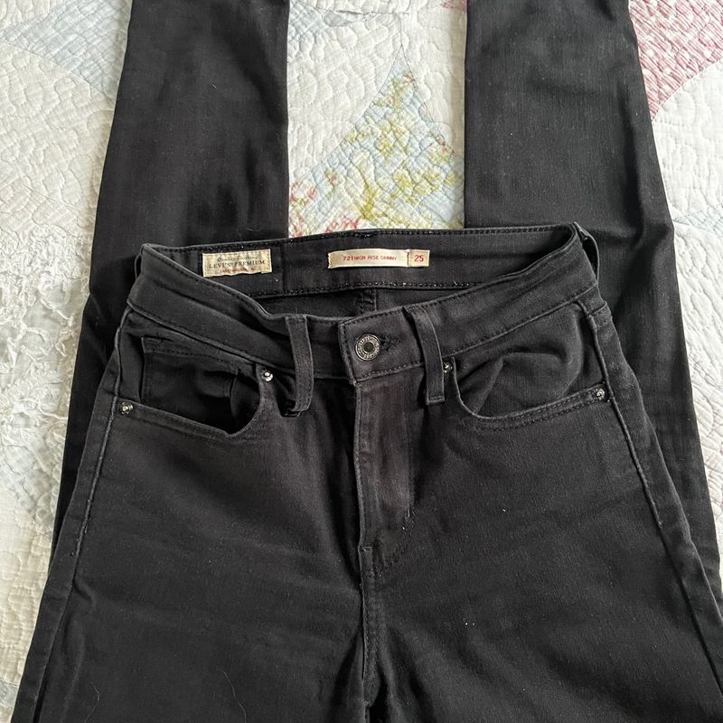 Calça preta deals feminina levis