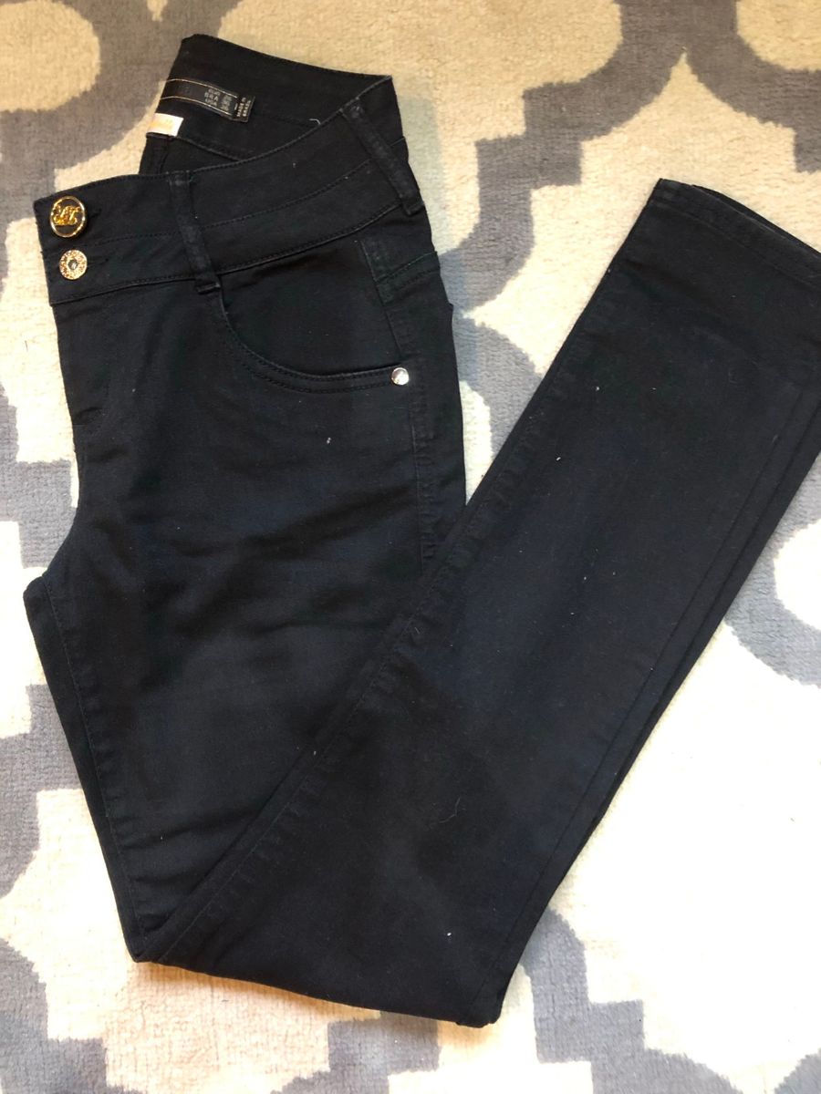 calça morena rosa preta