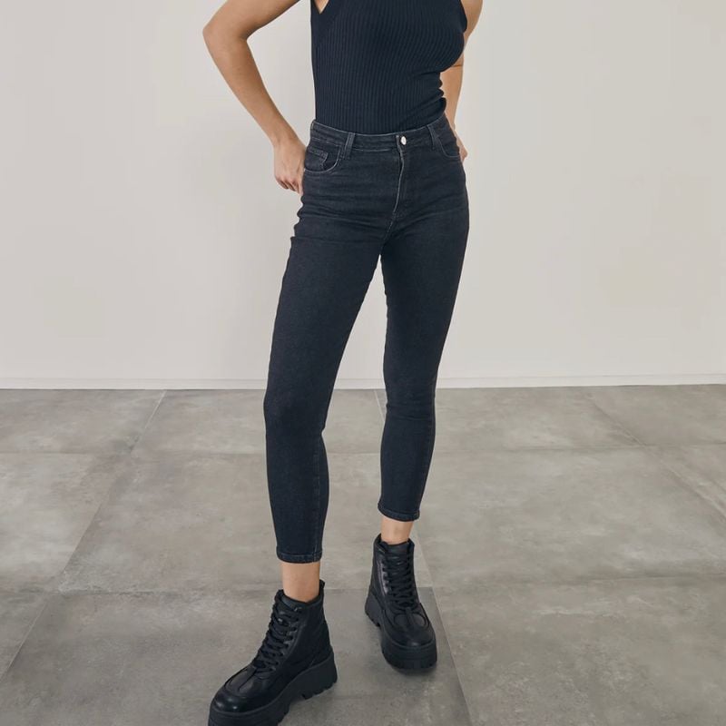 Calça Jeans Preta Skinny Amaro Calça Feminina Amaro Usado 89929007  enjoei