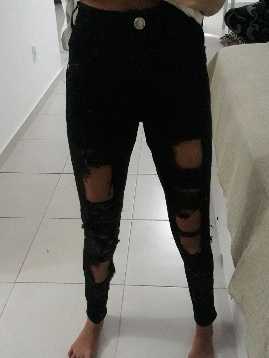 calça toda preta