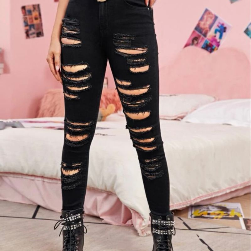 Calça jeans store preta rasgada feminina