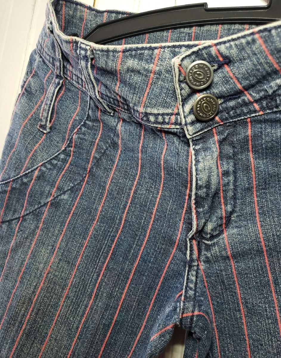 calça jeans risca de giz feminina