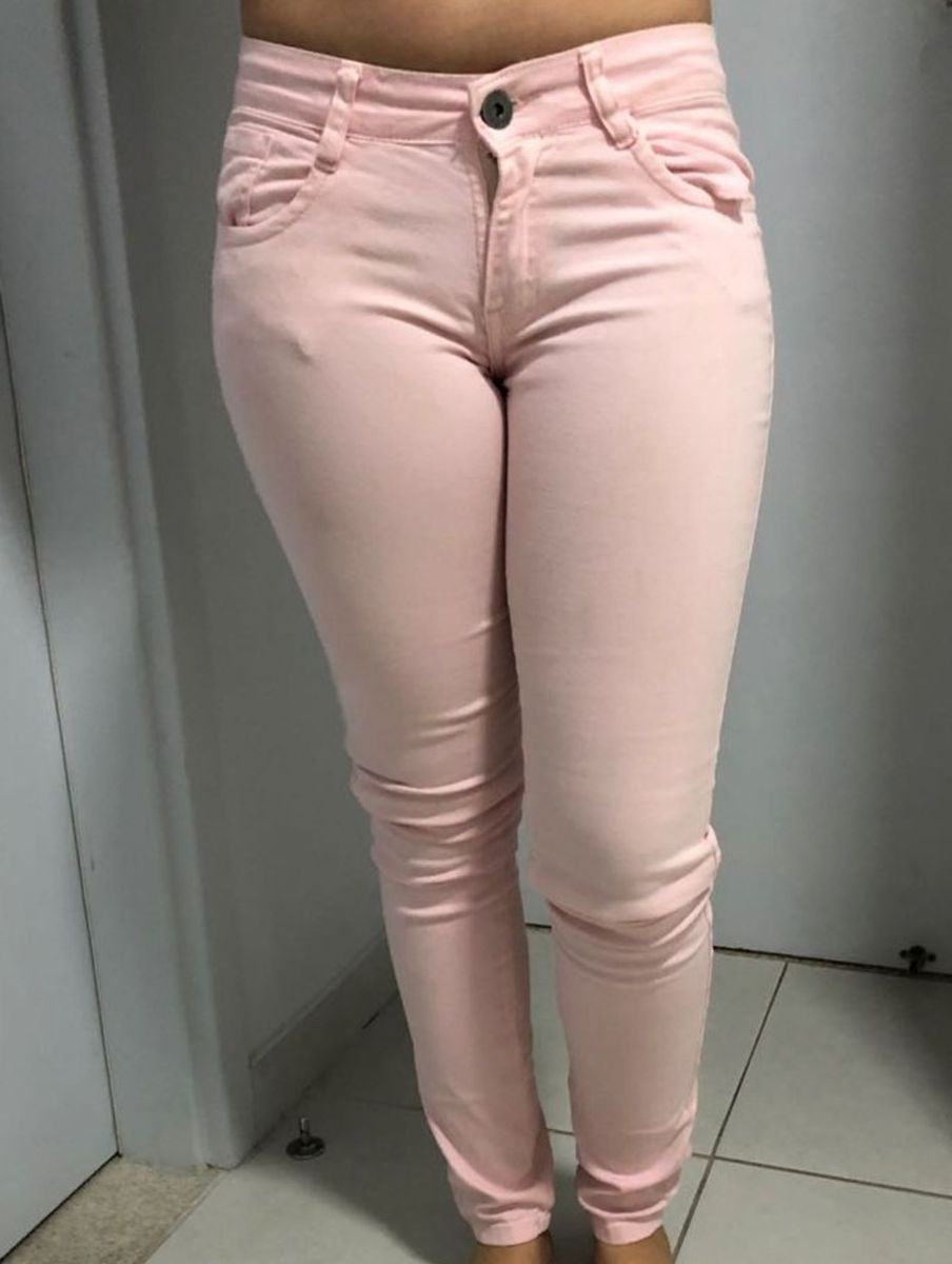 calça rosa claro