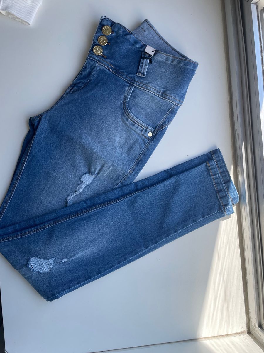 https://photos.enjoei.com.br/calca-jeans-skin-azul-claro-desbotado-com-elastano/1200xN/czM6Ly9waG90b3MuZW5qb2VpLmNvbS5ici9wcm9kdWN0cy85OTAyNjQvMzA5M2NjMGUwZmI3MDQwNDVlY2ZlNjk1MWU5NjBjY2MuanBn