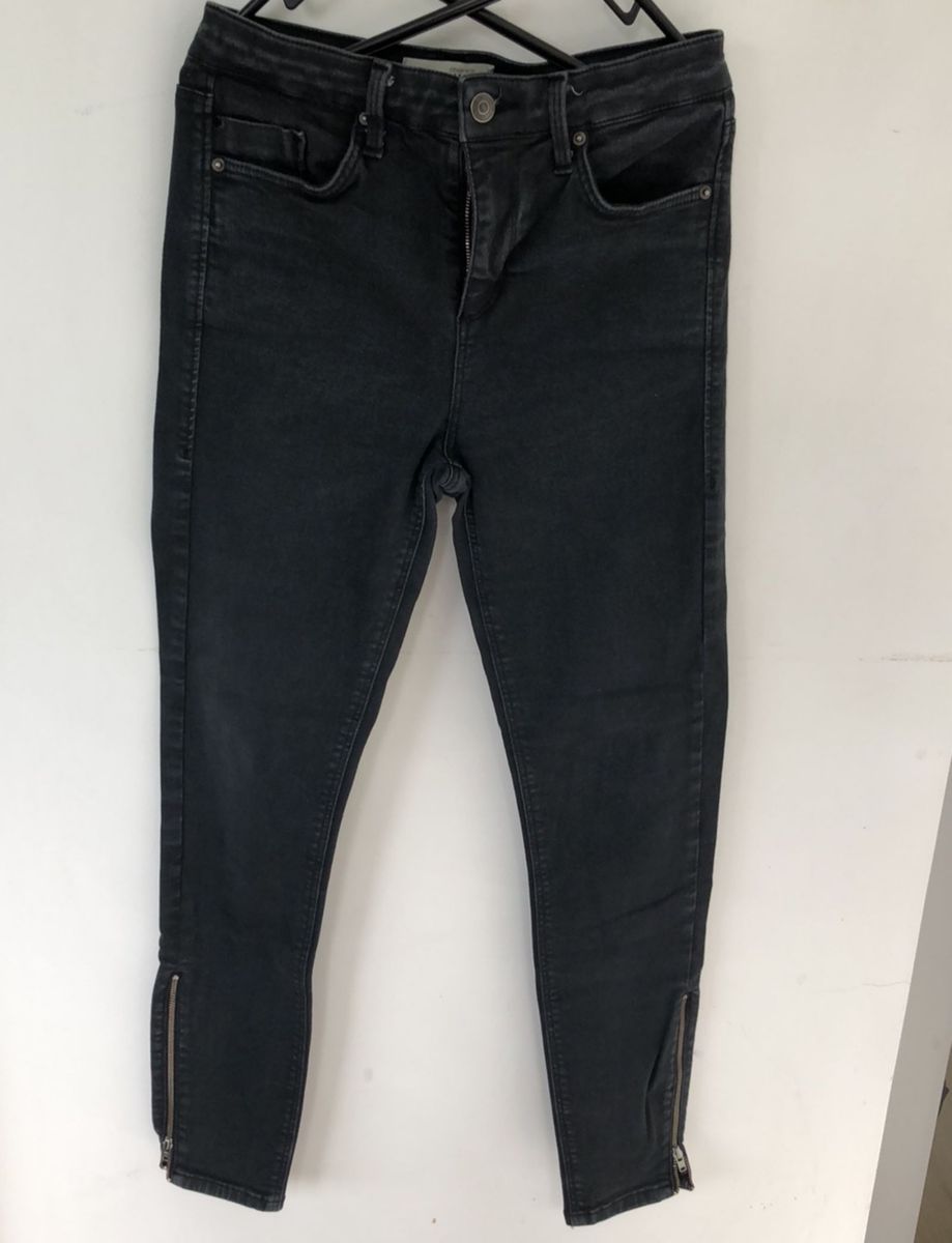 calça jeans cinza escuro feminina