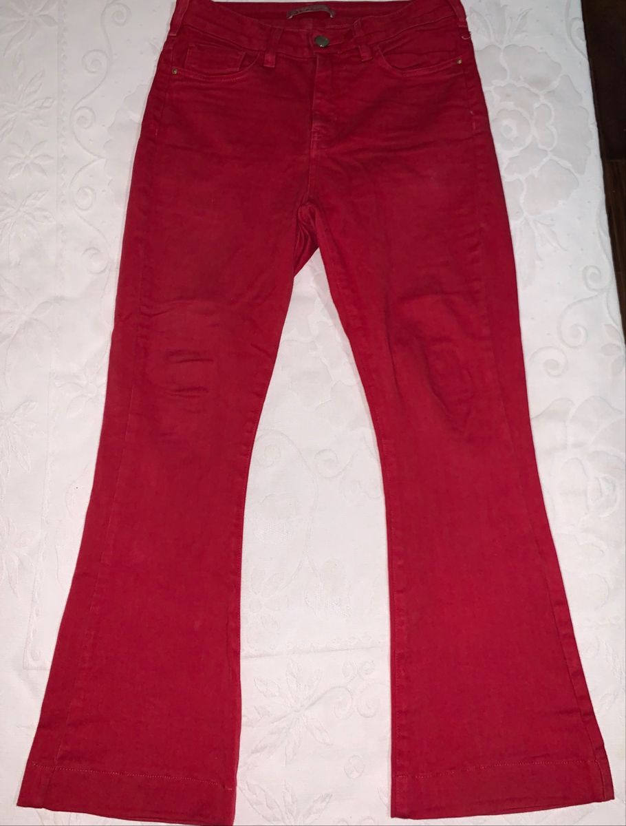 calça jeans vermelha feminina