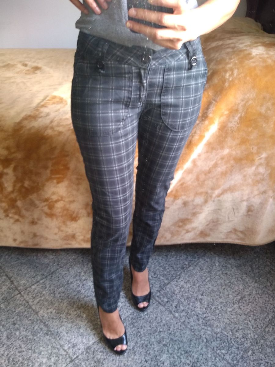 calça jeans xadrez feminina