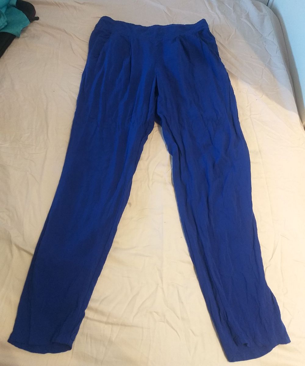 calça jogger azul feminina