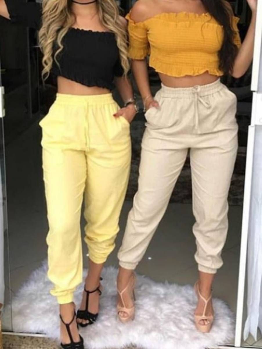 calça de tecido folgada